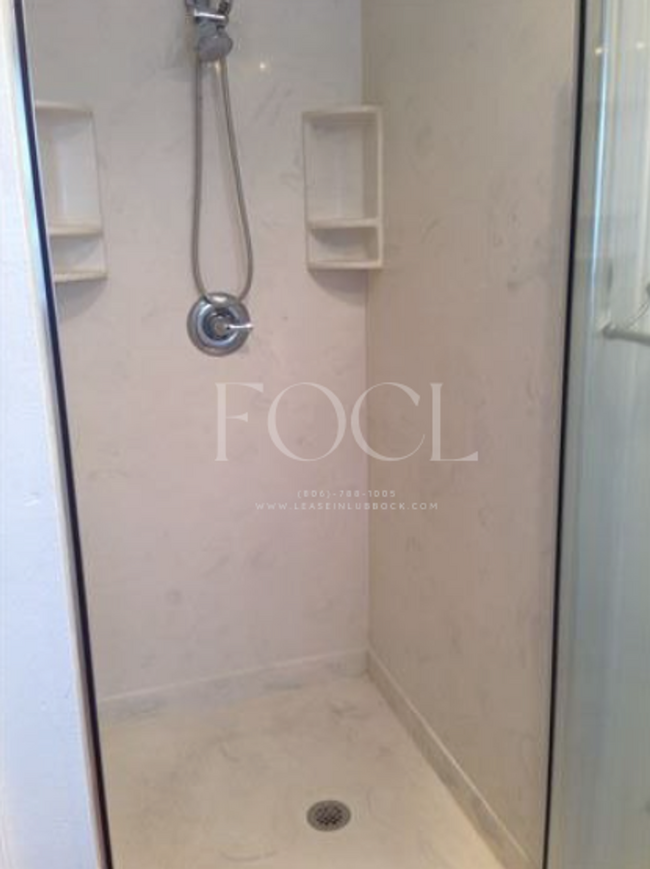 Foto del edificio - Large 3 bed 2 bath in walking distance to ...