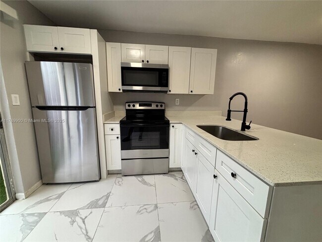 Foto del edificio - 3203 NW 5th Terrace