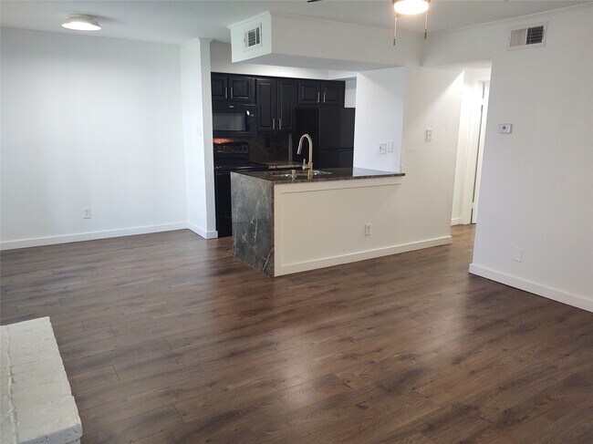 Building Photo - 18519 Egret Bay Blvd
