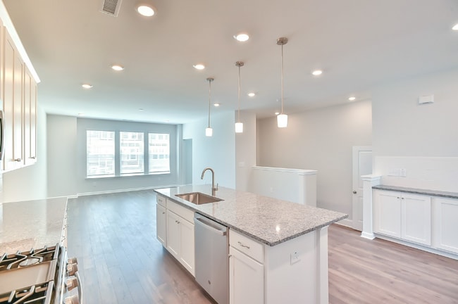 Building Photo - 1087 Manorhaven Dr