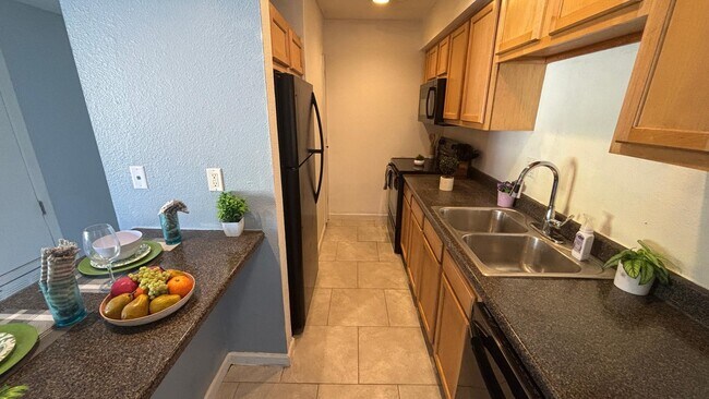 Foto del edificio - 1130 E Butler Dr