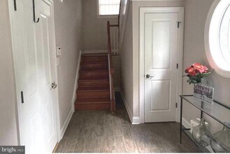 Building Photo - 202 Cobblestone Dr