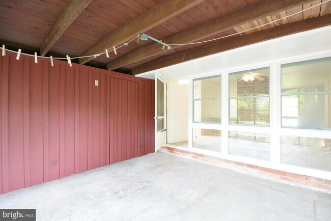 Building Photo - 5512 Ferndale St