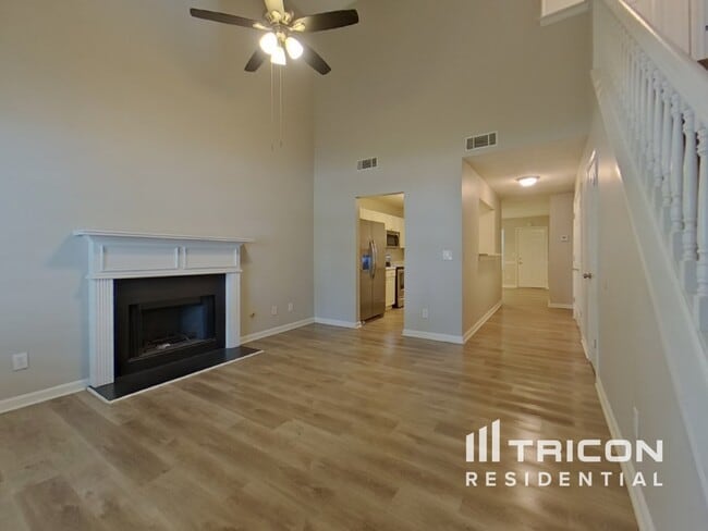 Building Photo - 2872 Knoll View Pl