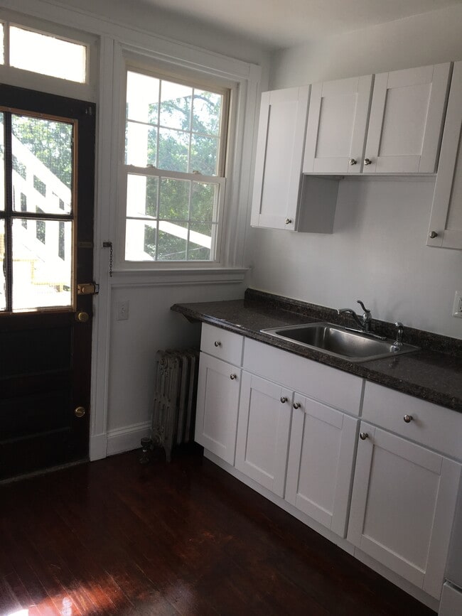 Building Photo - 4135 Roland Ave