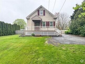 Building Photo - 594 Metacom Ave