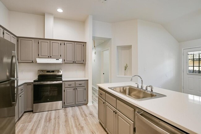 Foto del edificio - 3407 Blumie St