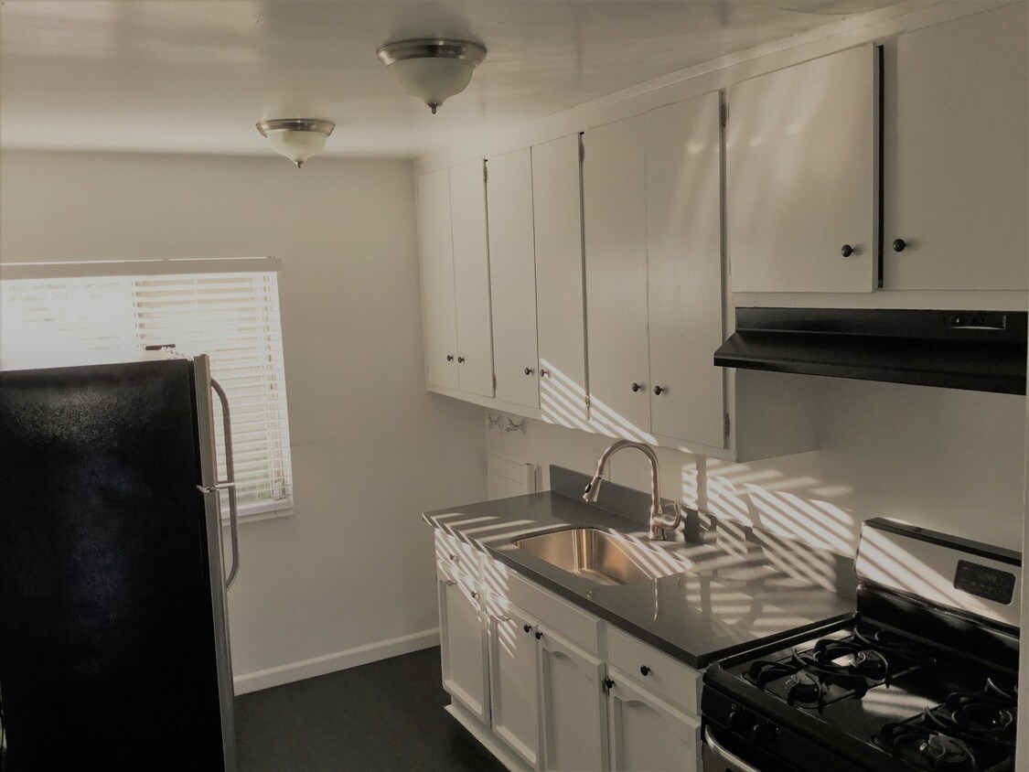 Foto del edificio - 1535 W 35th St