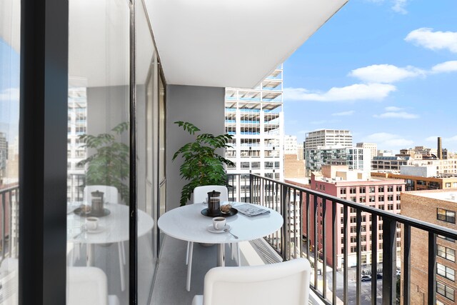 Foto del edificio - 210 S Desplaines St