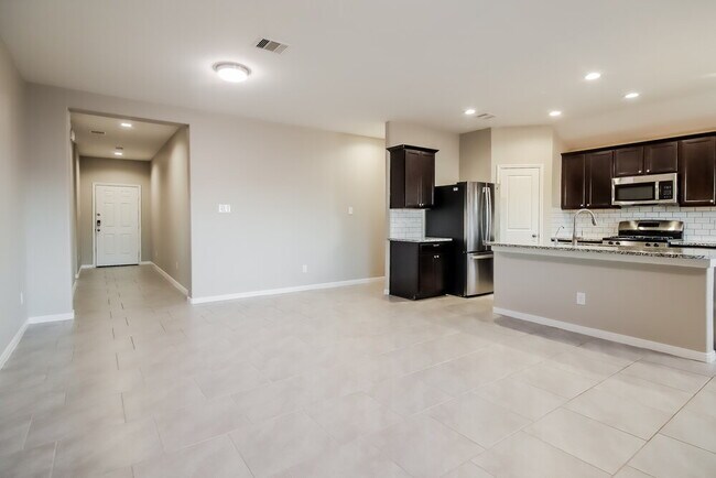 Foto del edificio - 3727 McDonough Way