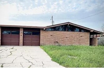 Building Photo - 202 Sutherland Dr