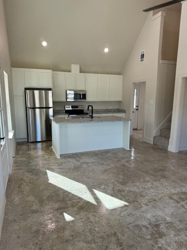 Building Photo - 166 Big Horn Dr