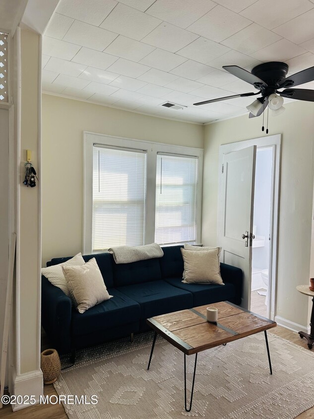 Primary Photo - 213 Park Pl Ave