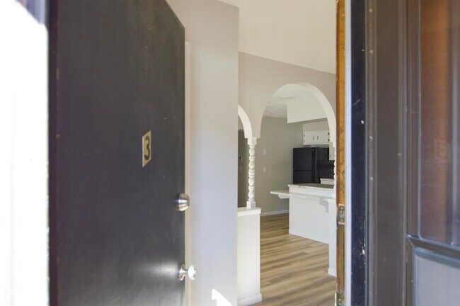 Building Photo - 6505 S 46th St