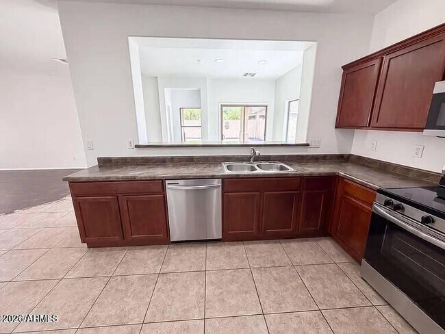 Foto del edificio - 934 E Overlin Dr