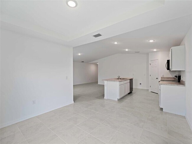 Building Photo - 1240 Birchcrest Blvd