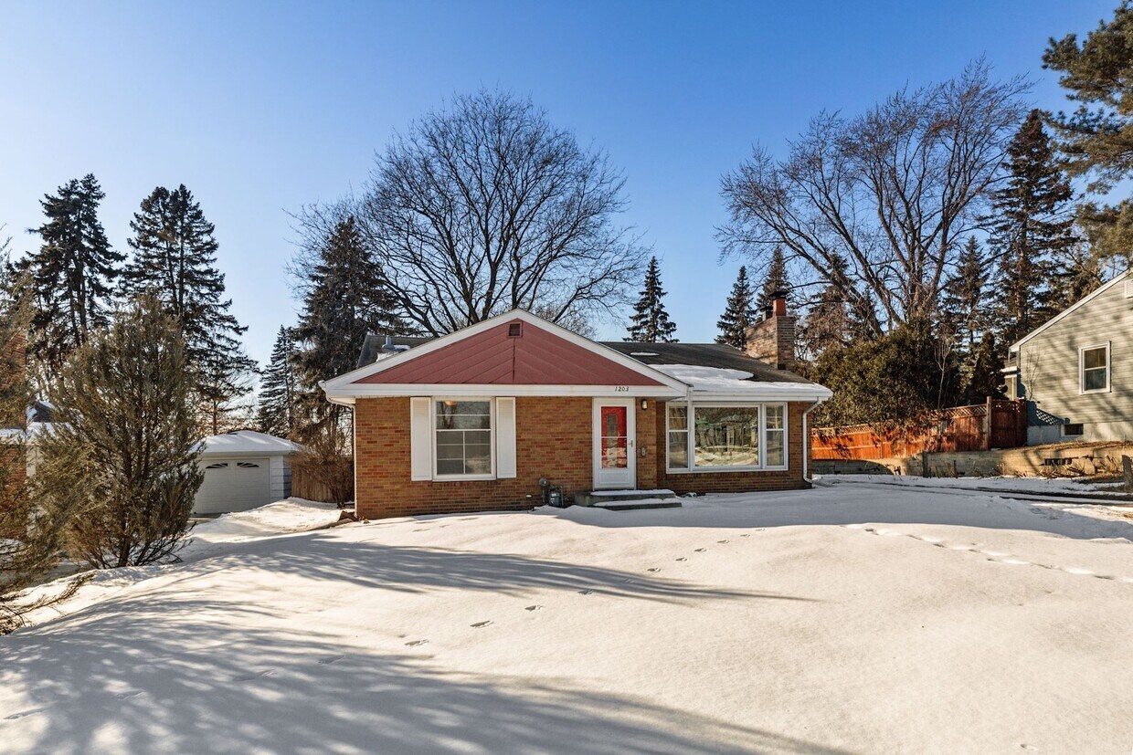 1203 Cleveland Ave S, Saint Paul, MN 55116 House Rental in Saint Paul