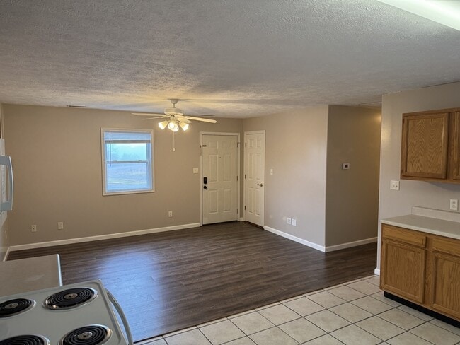 Building Photo - 306 N Ferne Clyffe Rd