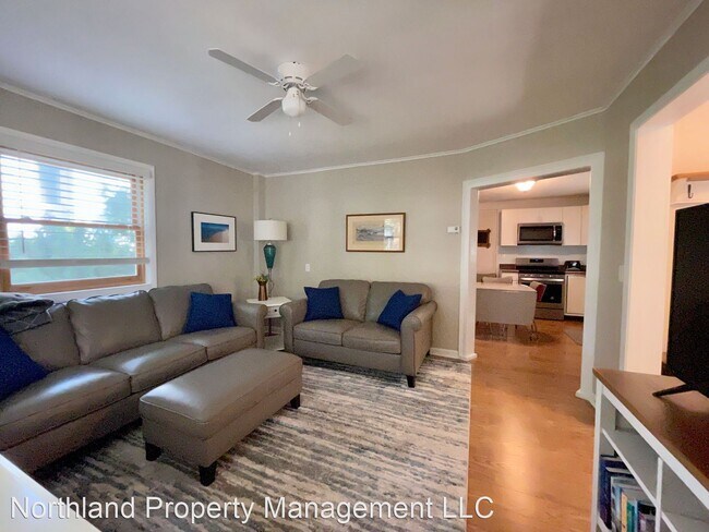 Foto del edificio - 2 br, 2 bath House - 121 S. Spruce St Fron...