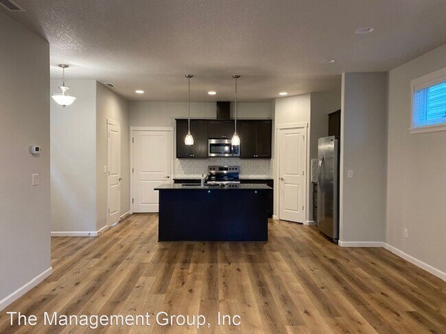 Building Photo - 3 br, 2.5 bath House - 5726 NE 59th Circle