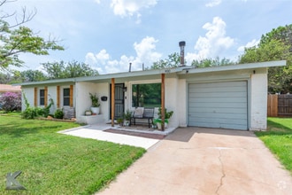 Building Photo - 1430 Westview Dr