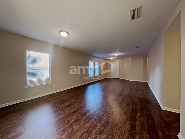 Foto del edificio - 2942 Bent Bow Ln