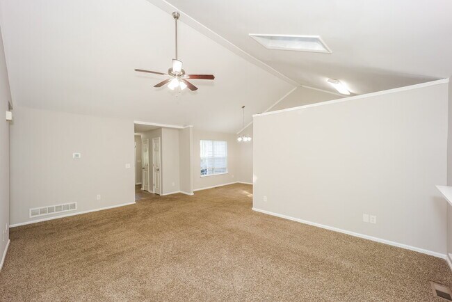 Building Photo - 7715 Governors Ln