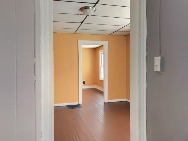 Building Photo - 411 Augustine St