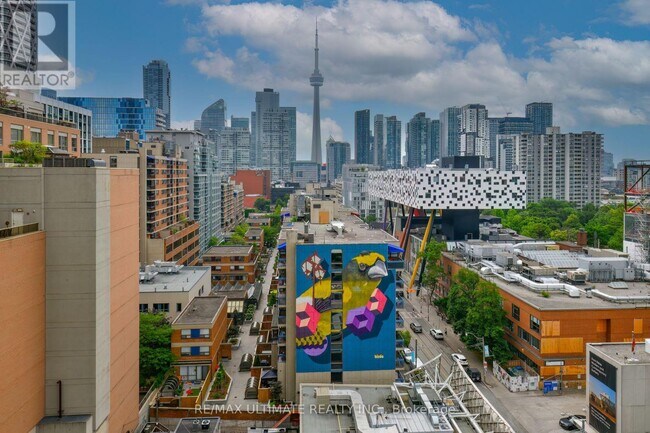 Building Photo - 280 Dundas St W