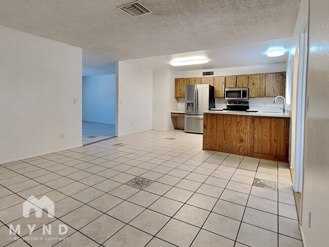Building Photo - 7165 W Osborn Rd