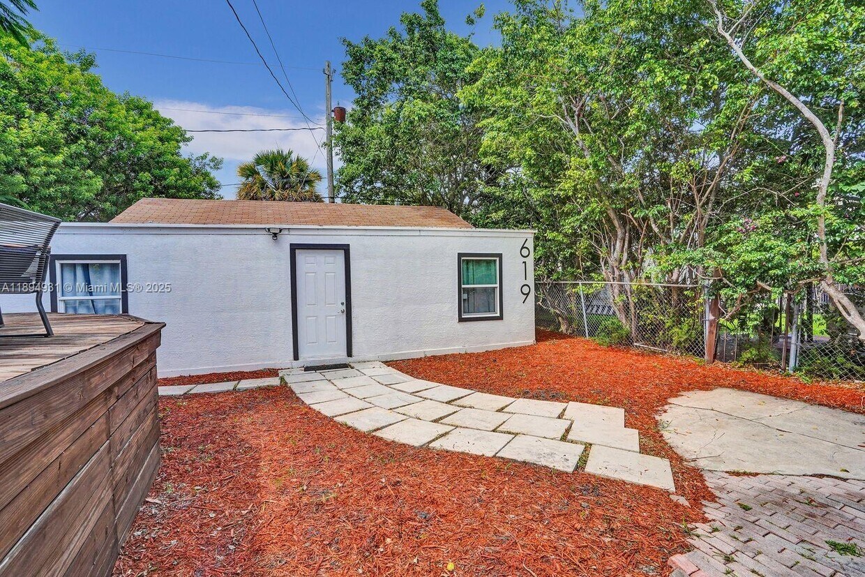 Foto principal - 619 36th St