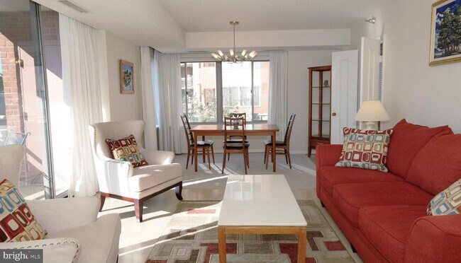 Foto del edificio - 5800 Nicholson Ln