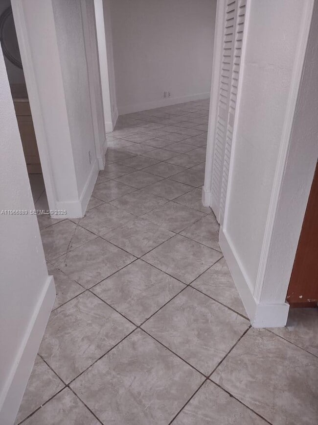 Foto del edificio - 1880 N Congress Ave