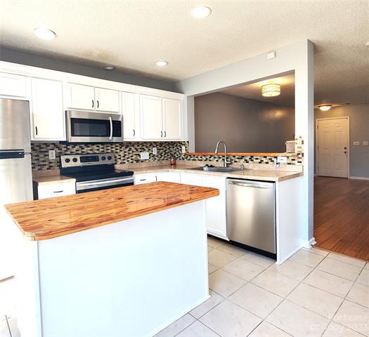 Building Photo - 6457 St Bernard Way
