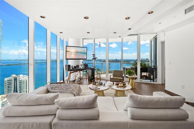Foto del edificio - 2020 N Bayshore Dr
