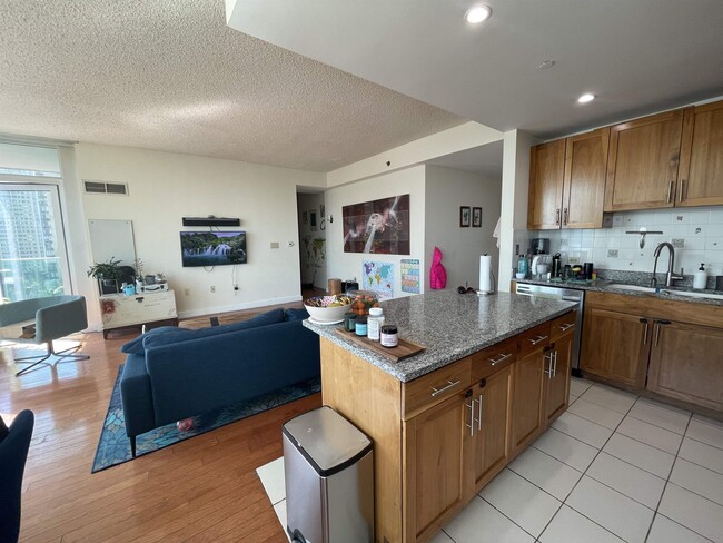 Building Photo - 20 Newport Pkwy