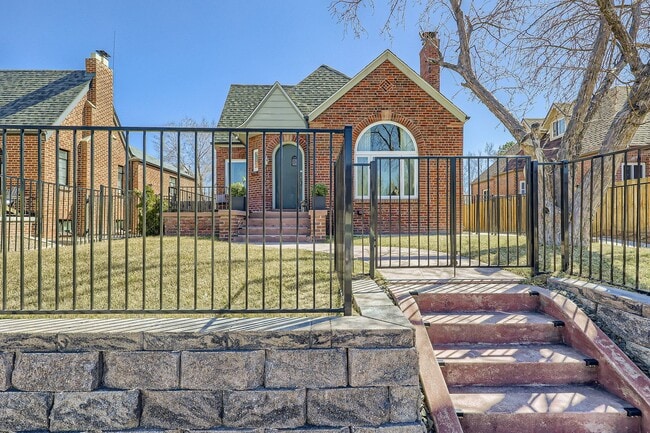 Photo - Available NOW! Fully Furnished 4 Bedroom 2 Bath Beautiful Home in Denver!