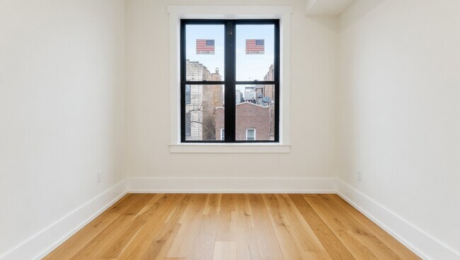 Foto del edificio - 944 N Damen Ave