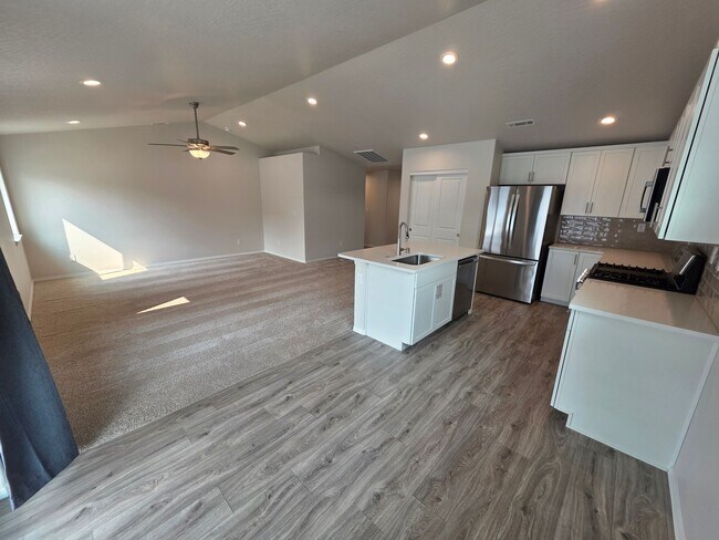 Foto del edificio - Beautiful home in Airway Heights