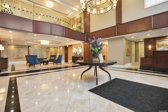 Building Photo - 3000 Royal Ct