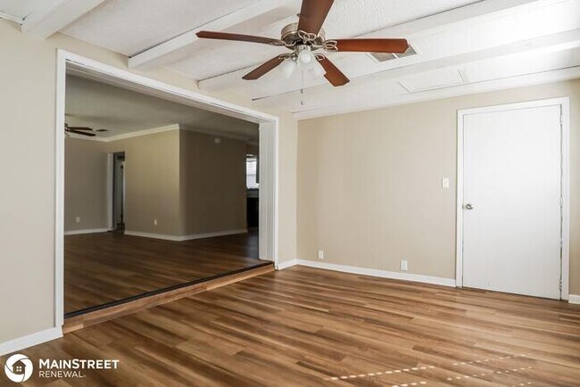 Building Photo - 2233 Bourget Dr, Jacksonville, FL 32210