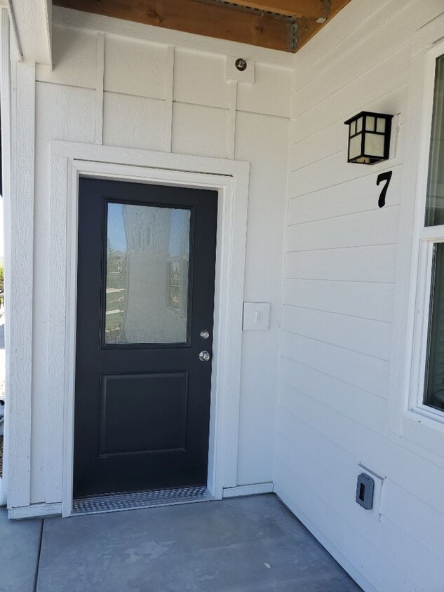Primary Photo - Fort Collins Brand New 2 Bed / 2 Bath 1st ...