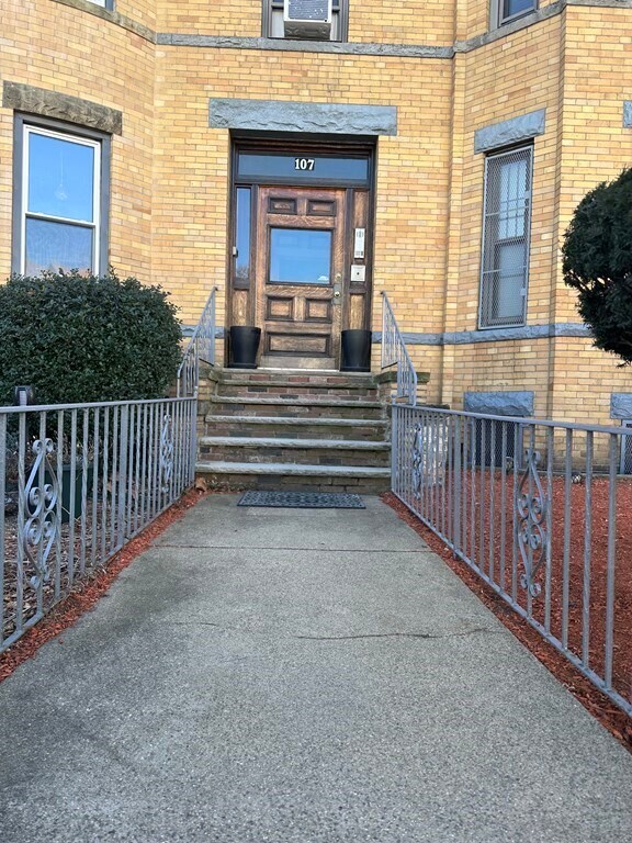 Building Photo - 107 Stoughton St