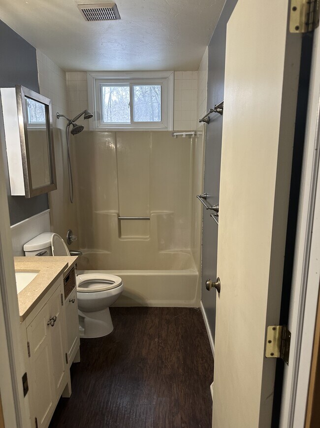 Foto del edificio - 9 S 160th Ave