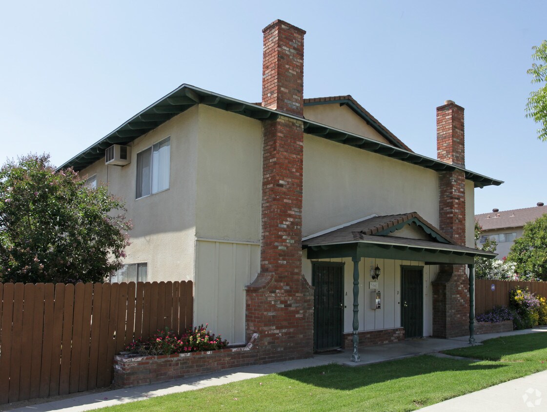 Primary Photo - 3041 Elgin Dr