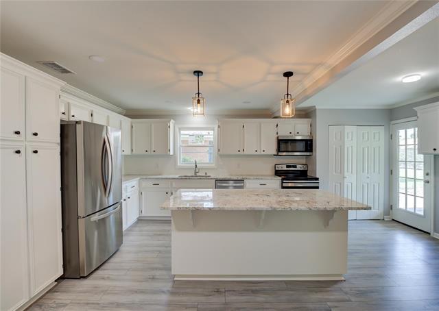 Foto del edificio - 1330 E Washington St