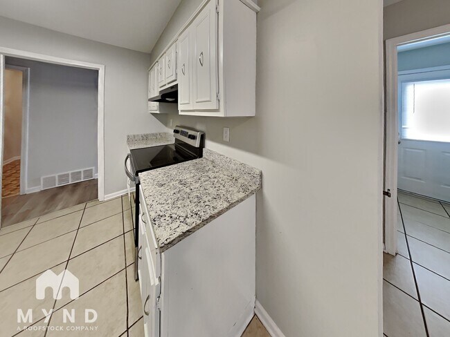Foto del edificio - 7301 Hollorn Ln