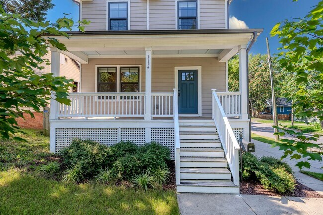 Building Photo - Available now! Beautiful 3BR/2.5BA Home wi...