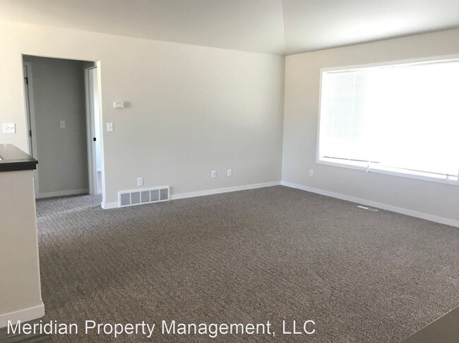 Building Photo - 5 br, 3 bath House - 4758 6th St W