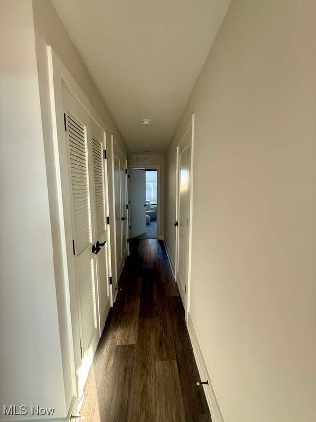 Building Photo - 1495 Superior Ave E